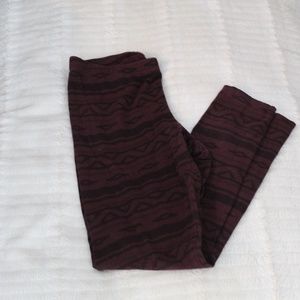 Old navy leggings maroon & black